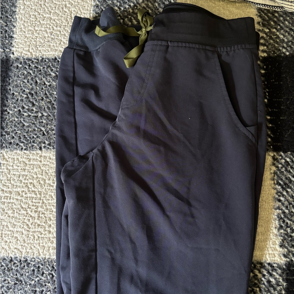 Figs Men's Navy Jogger Pants with Olive Drawstring